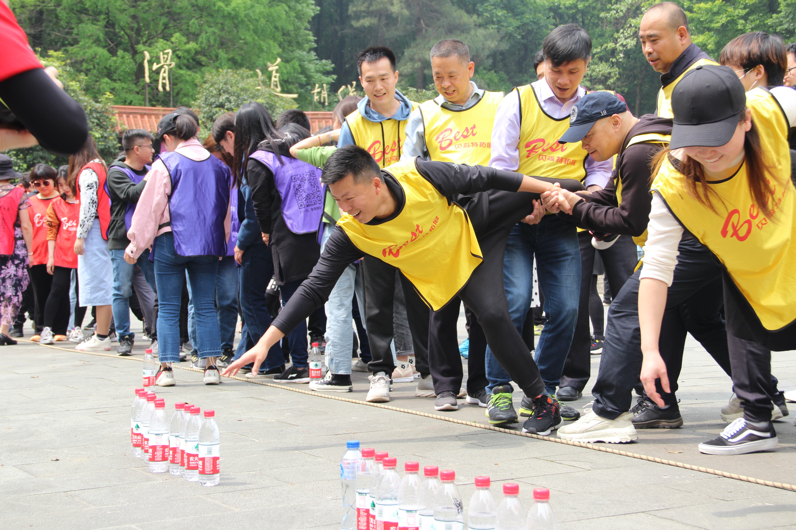 ׯ�к���Ϸ(�й�)�ɷ����޹�˾-����