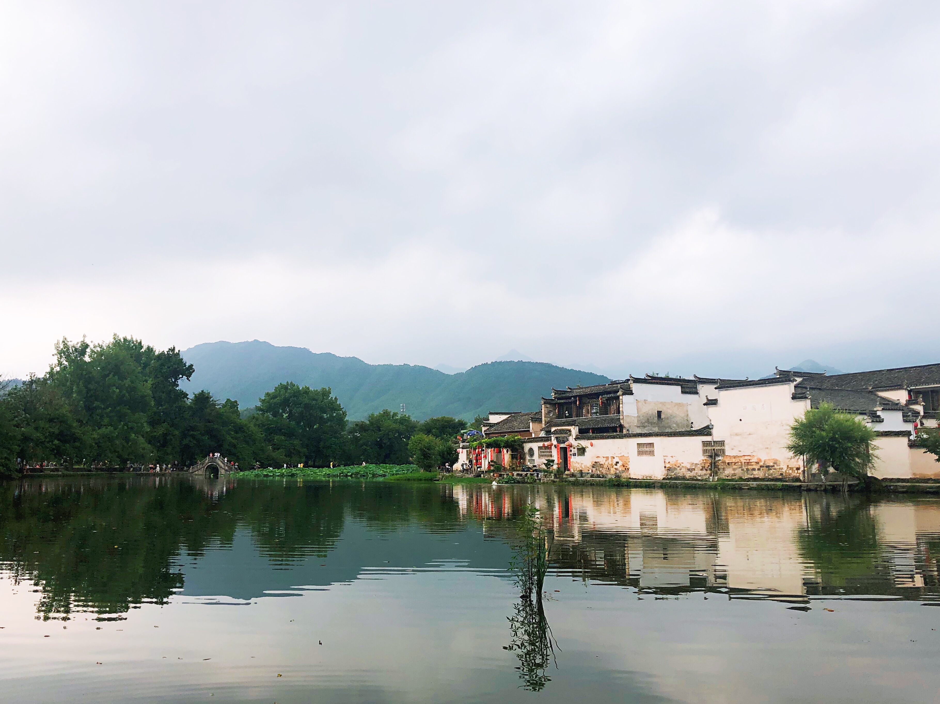 ׯ�к���Ϸ(�й�)�ɷ����޹�˾-����